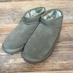 CUSHIONAIRE Women's Hip Genuine Suede Ankle Fur Lined Boots in Gray New